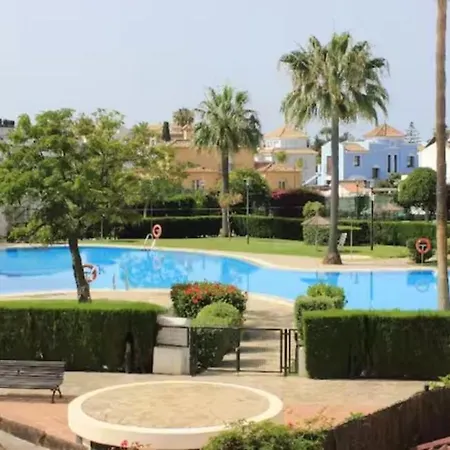 Junto Al Mar Piscinas Jardines Wifi شقة